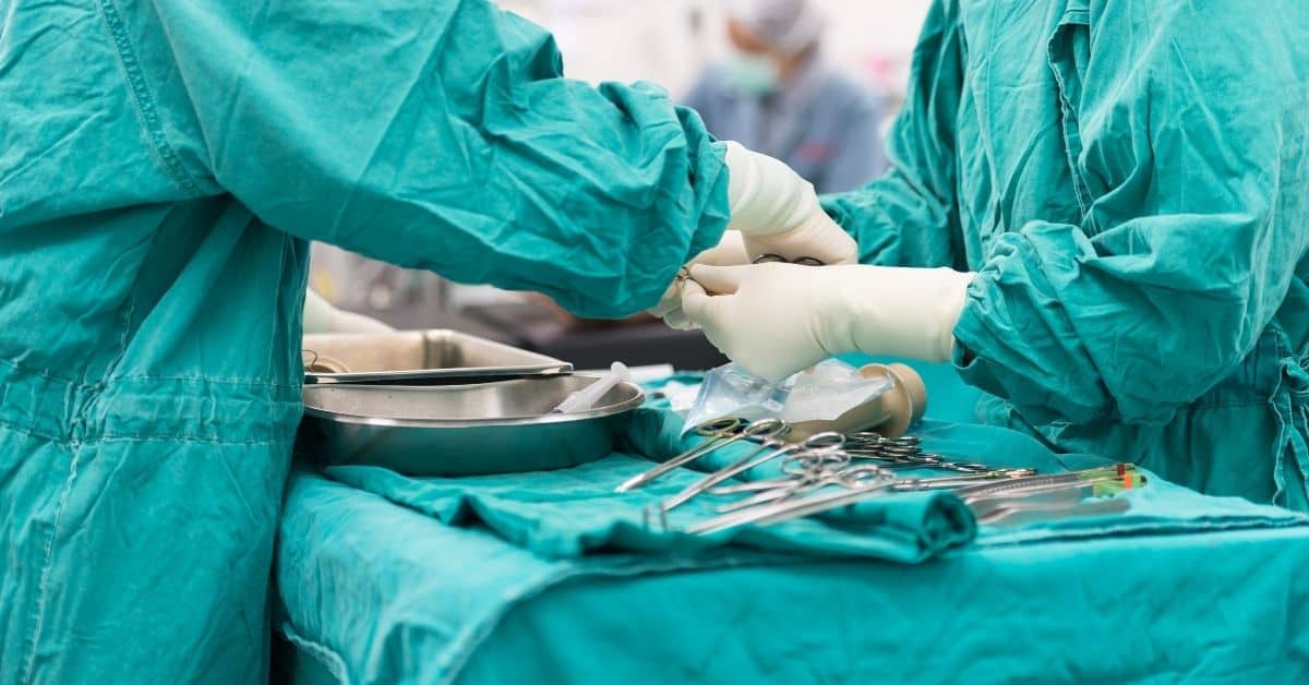 What Does A Scrub Nurse Do In Surgery