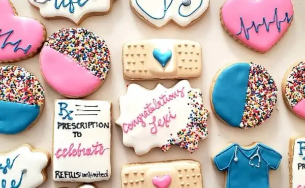 Best Nurse Graduation Cookies For Your Nursing School Grad. Graduating from nursing school is a huge accomplishment. Help your grad celebrate this major career milestone with these festive nurse graduation cookies. #thenerdynurse #nurse #nurses #cookies #nursegraduation #graduation