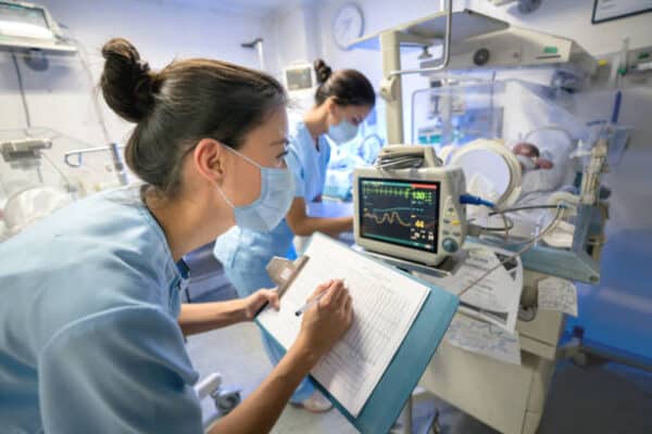 CRNA nurse anesthetist monitoring in ICU
